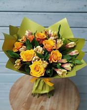 Букет цветов из:  Альстромерии и Розы в Панахесе