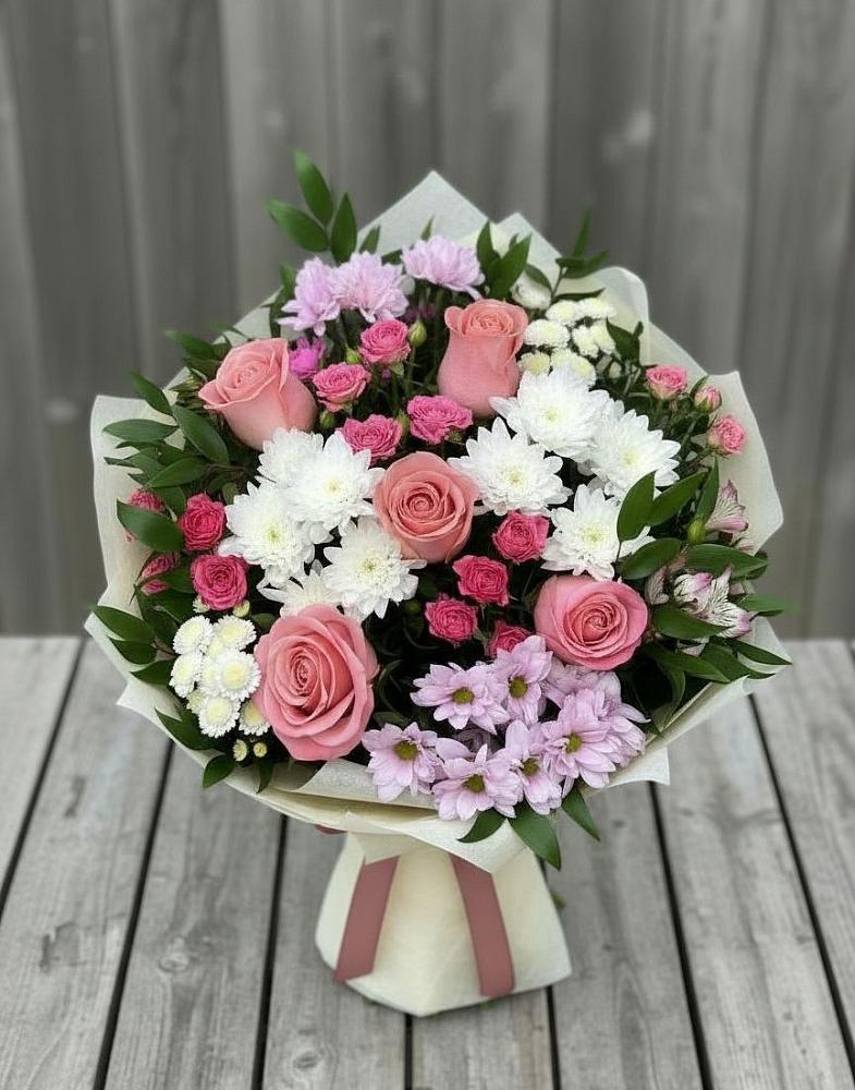 Букет цветов из: Альстромерии, Гвоздики, Розы и Хризантемы в Панахесе