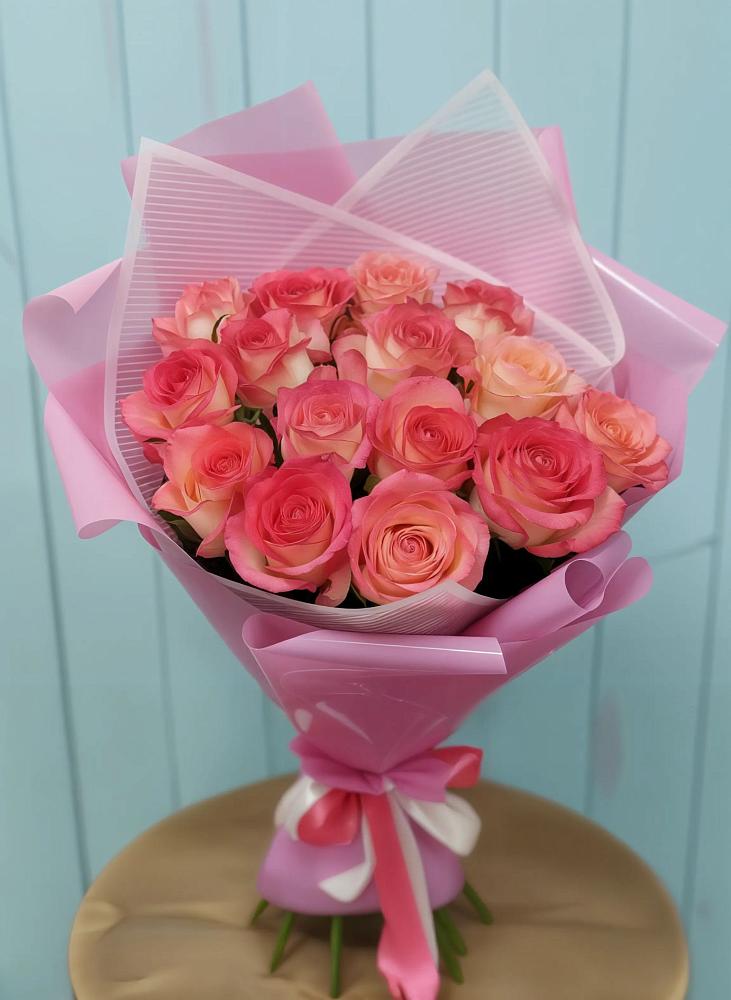 Букет 15 Розовых роз Равель в Панахесе
