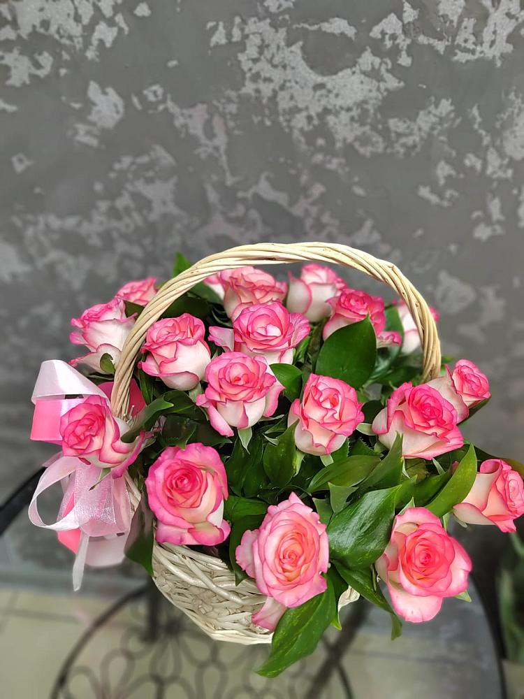 Цветочная композиция из Розы в корзине в Панахесе