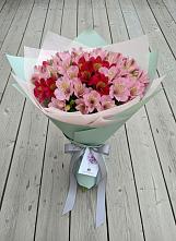 Букет цветов из:  Альстромерии в Панахесе