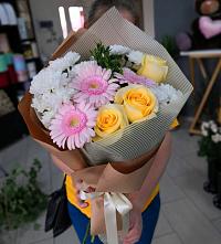 Букет цветов из:  Герберы, Розы и Хризантемы в Панахесе