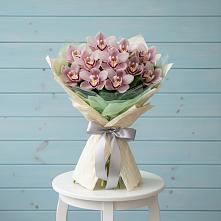 Букет цветов из:  Орхидеи и Розы в Панахесе