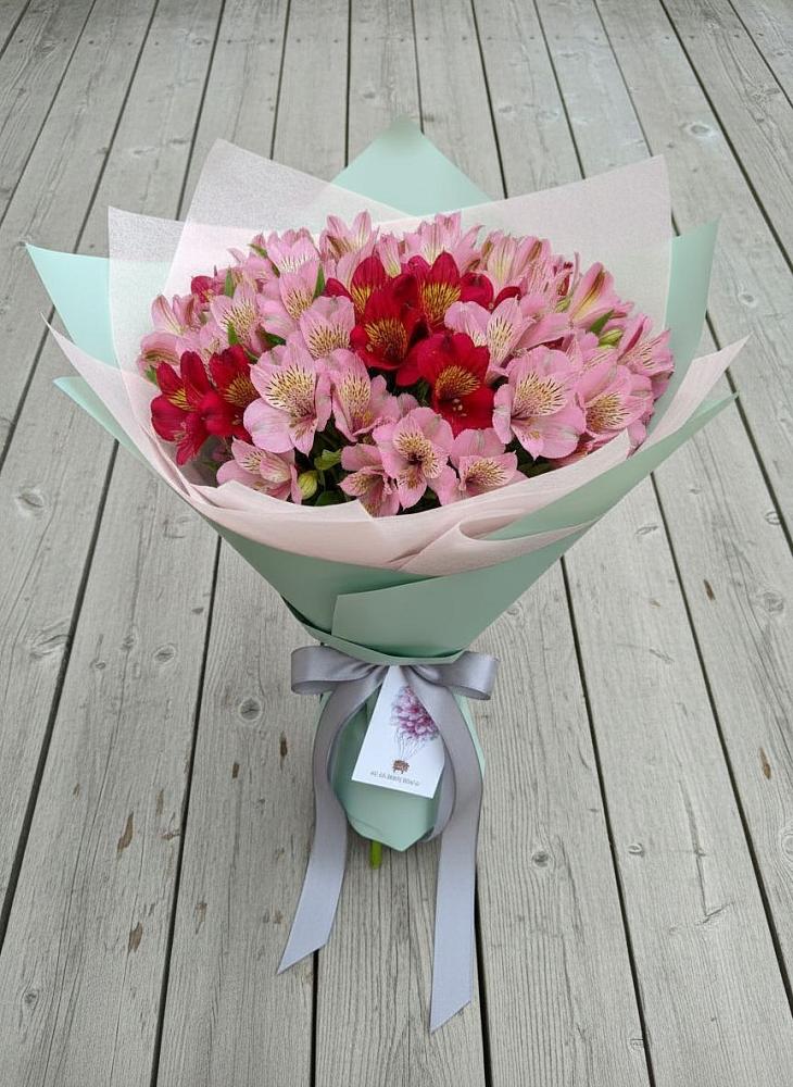 Букет цветов из: Альстромерии в Панахесе