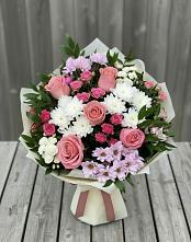 Букет цветов из:  Альстромерии, Гвоздики, Розы и Хризантемы в Панахесе