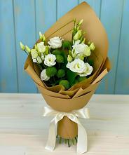 Букет цветов из:  Хризантемы и Лизиантусы #REPLACE_PRED# Панахесе