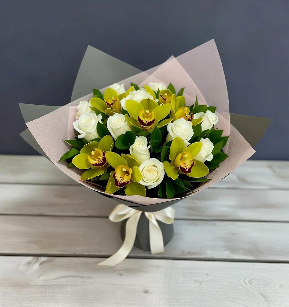 Букет цветов из: Орхидеи и Розы в Панахесе