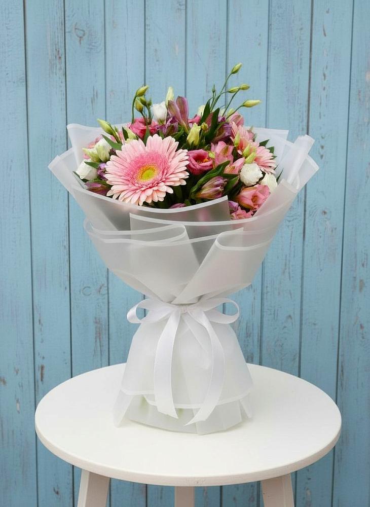 Букет цветов из: Герберы, Альстромерии и Лизиантусы в Панахесе