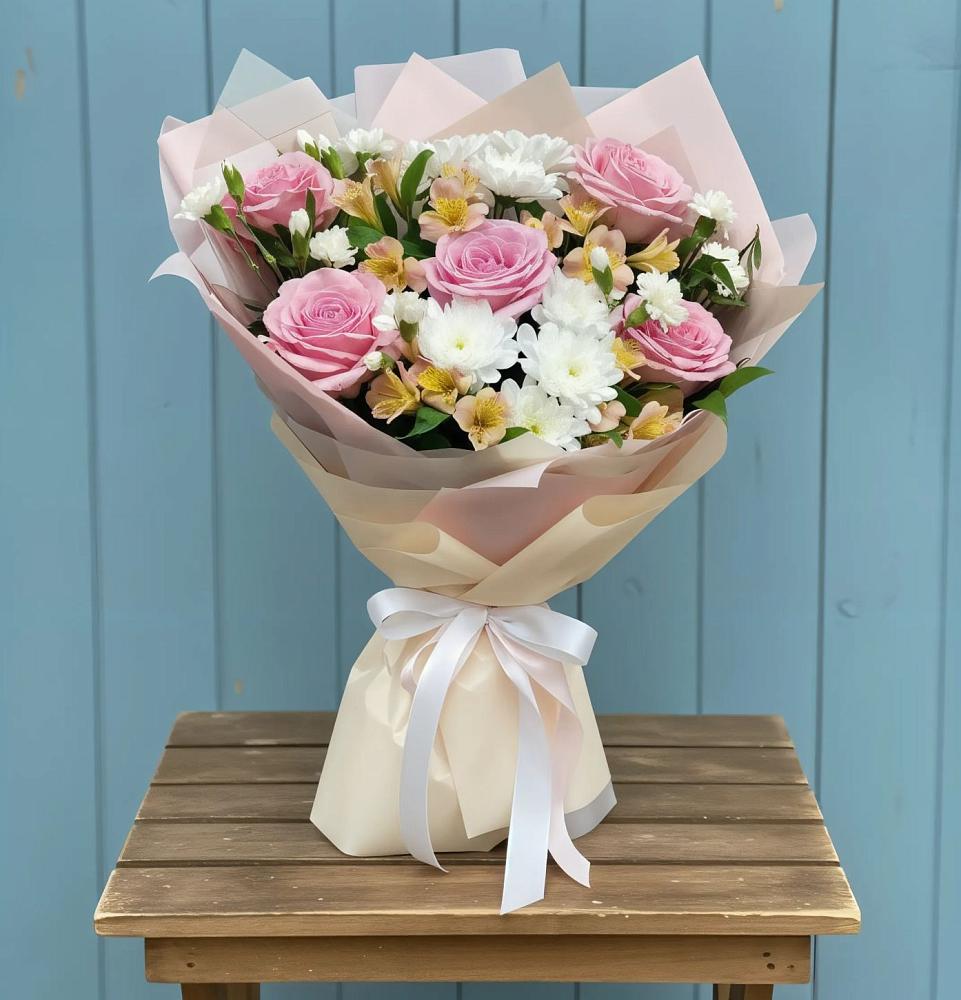 Букет цветов из: Гвоздики, Орхидеи и Розы в Панахесе