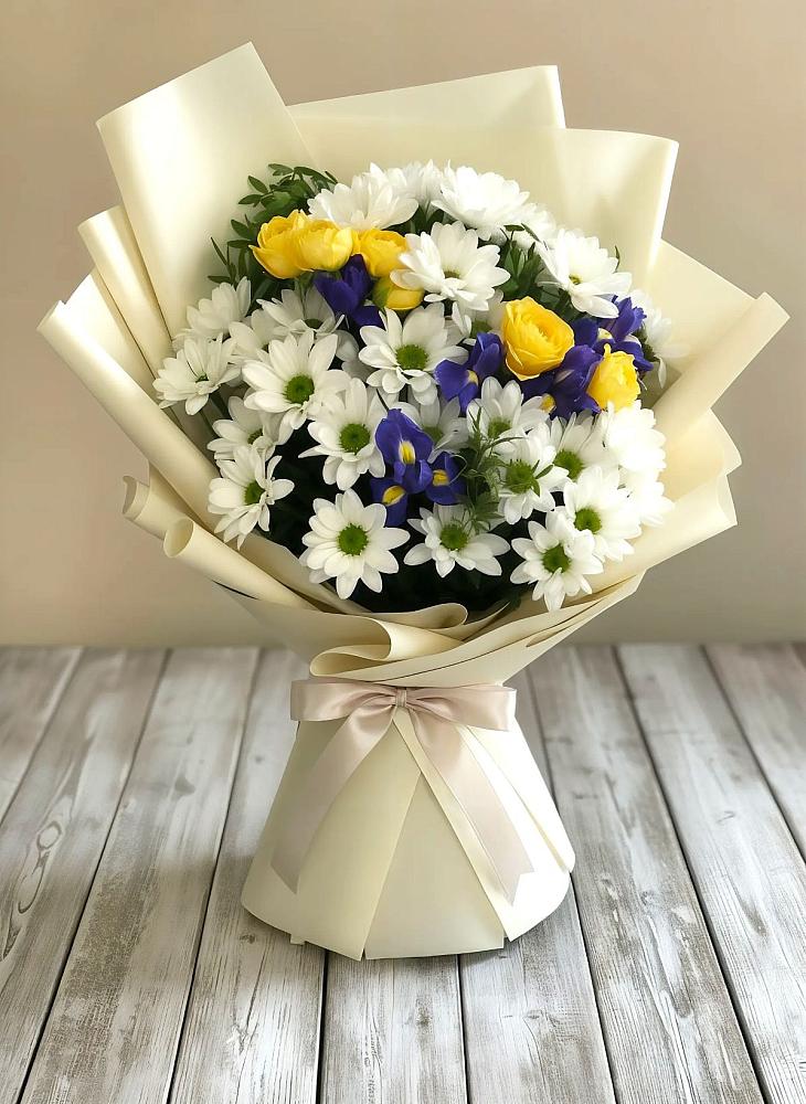 Букет цветов из: Ирисы, Хризантемы и Розы в Панахесе