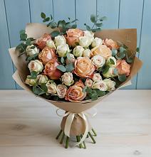 Букет цветов из:  Альстромерии и Розы в Панахесе