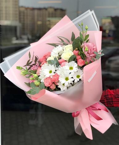 Букет цветов из: Розы, Лизиантусы и Хризантемы в Панахесе