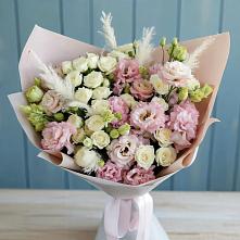 Букет цветов из:  Альстромерии и Розы в Панахесе