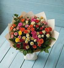 Букет Микс из разноцветных кустовых роз в Панахесе
